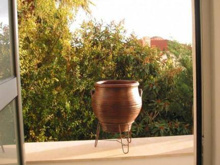 Aristotelous Villa 2 - Kitchen door - Pottery