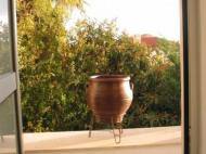 Aristotelous Villa 2 - Kitchen door - Pottery