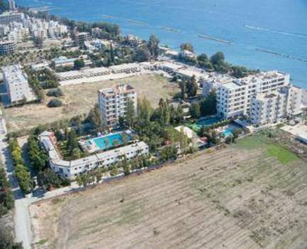 Roussos Beach Hotel